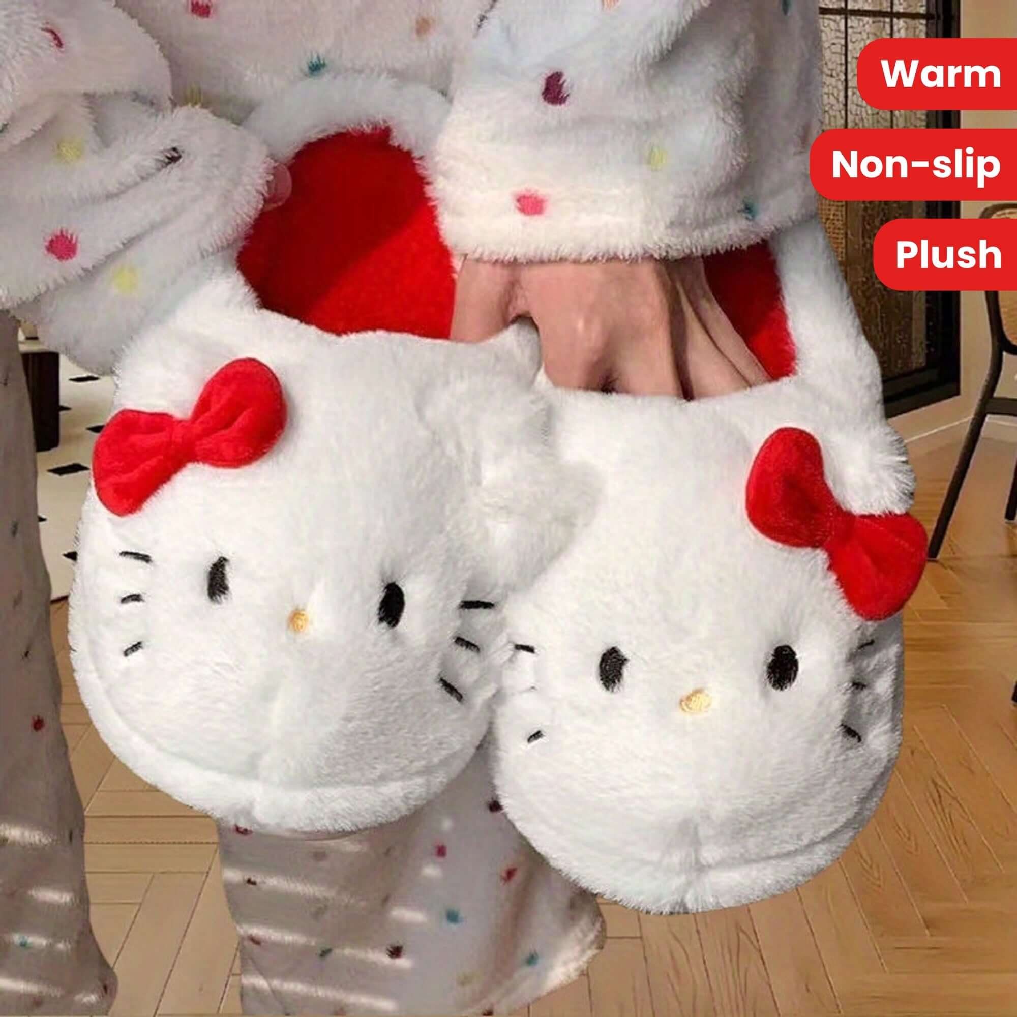 Hello Kitty ev terliği, yumuşak peluş dokusu ile sıcacık konfor sunan sevimli terlik.